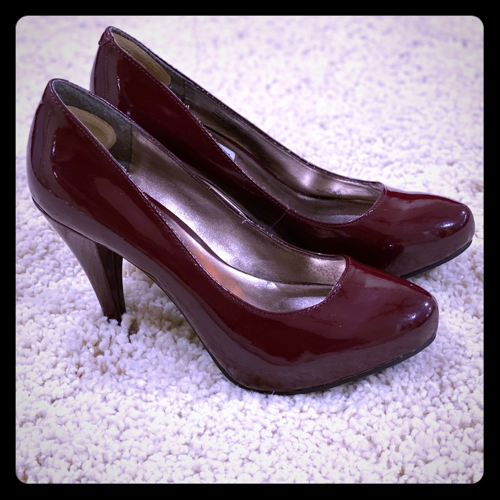 Steve Madden patten leather 4 inch high heals